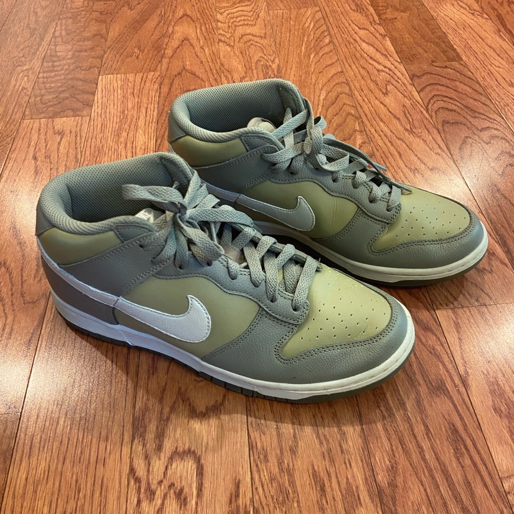 Nike Dunk Mid Dark Stucco size 8
